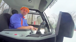 تجربه بلیپی با ماشین برف روب